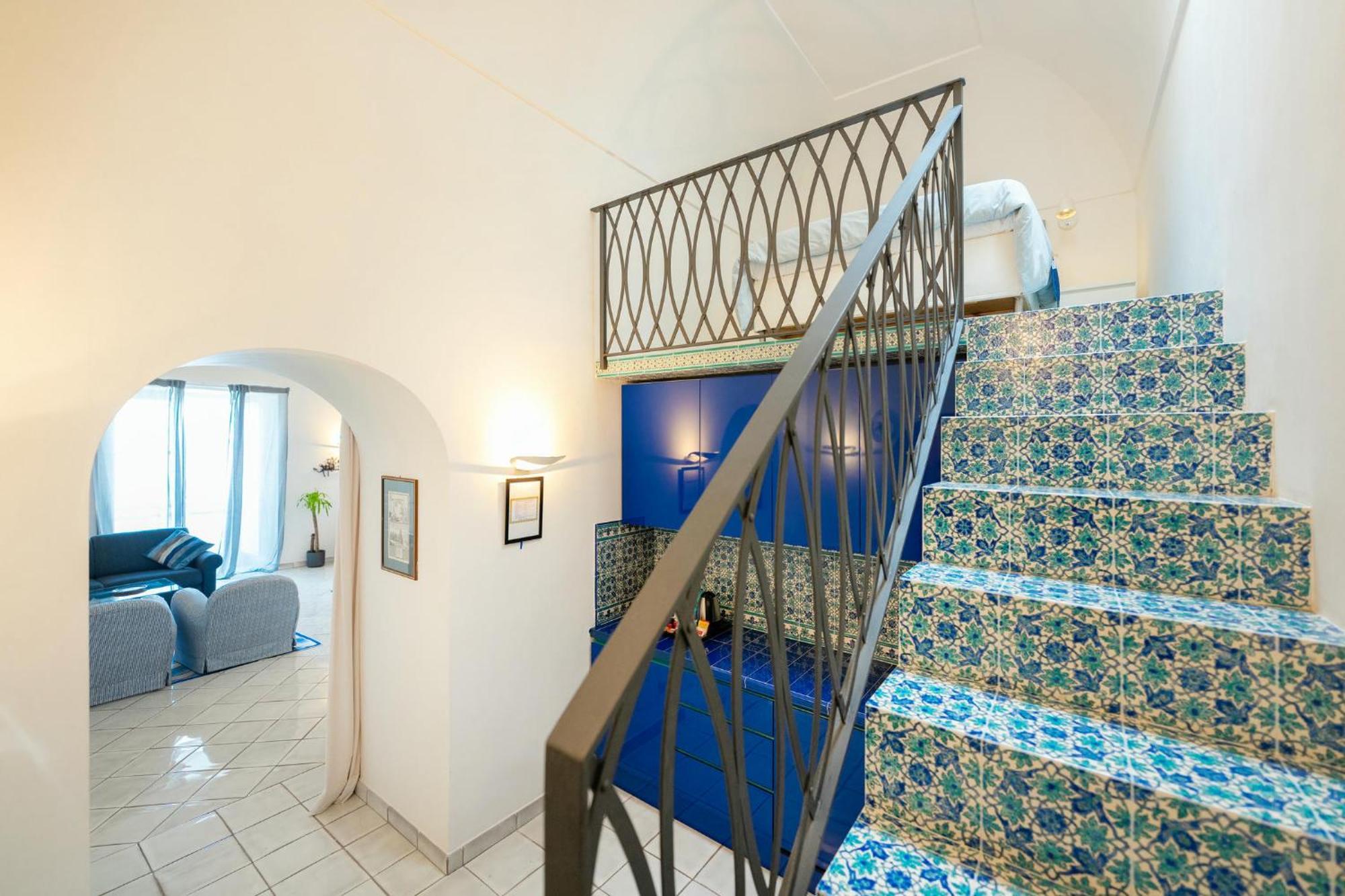 Suite Palazzo Capri - Seaview Экстерьер фото
